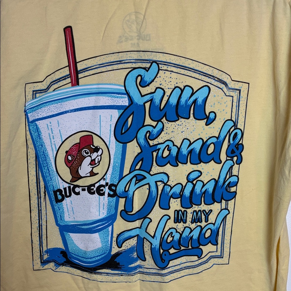 Buc-ee’s Yellow Graphic T-Shirt Size Medium “Sun,Sand,and Drink in my Hand” - Picture 4 of 6